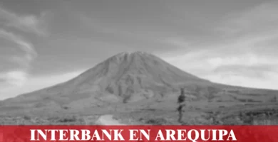 imágen del volcan misti en blanco y nego desenfocado con la palabra interbank, iconos de contacto y el logo de la web.