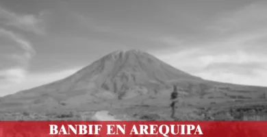 imágen del volcan misti en blanco y negro desenfocado con la palabra banbif, iconos de contacto y el logo de la web.