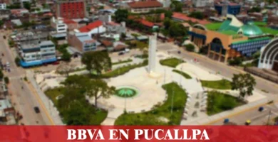 imágen de la ciudad de Pucallpa en fondo desenfocado con la palabra bbva. iconos de contacto y el logo de la web.