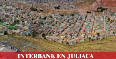 imágen panorámica de La Rinconada en Juliaca en fondo desenfocado con la palabra interbank, iconos de contacto y el logo de la web.