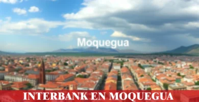 imágen panorámica de la ciudad de moquegua en fondo desenfocado con la palabra interbank en la parte de abajo, iconos de contacto y el logo de la web.