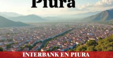 imágen panorámica de la ciudad de piura en fondo desenfocado con la palabra interbank en la parte de abajo, iconos de contacto y el logo de la web.